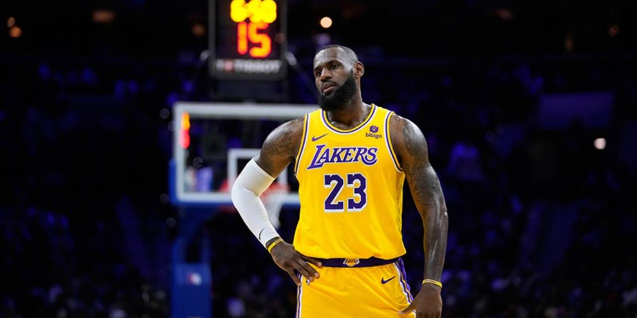 lebron-jamesin-rekor-gecesinde-lakers-kazanamadi.jpg