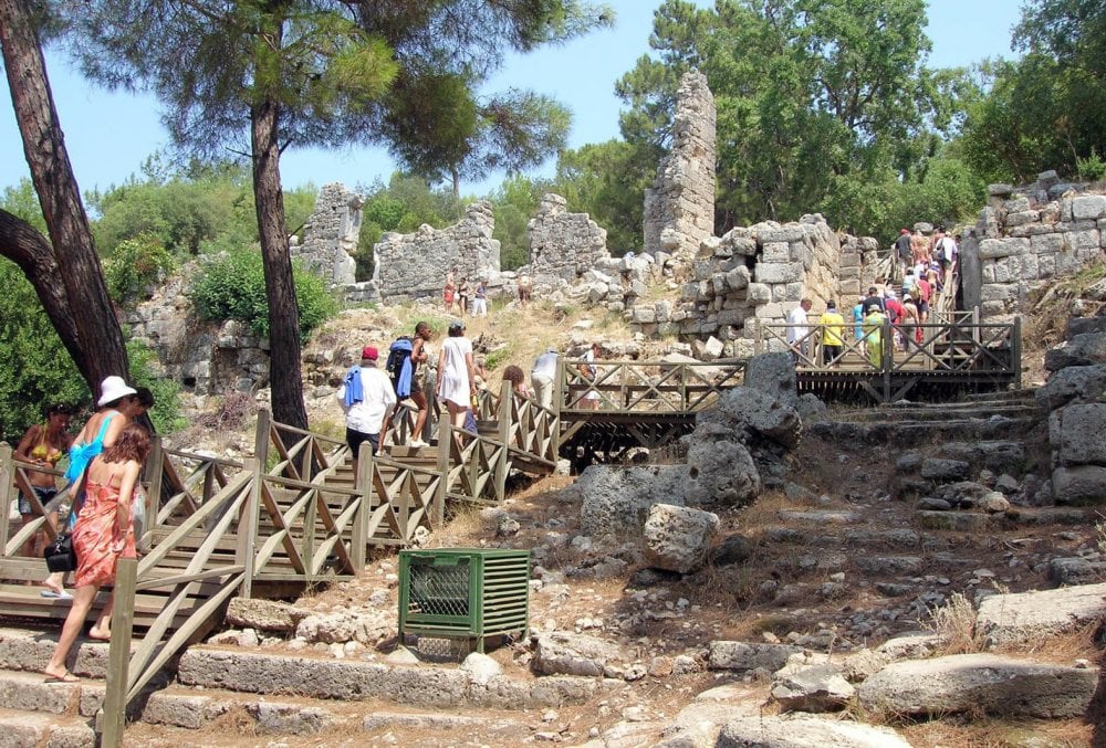 Antik Phaselis'te İki Koyda Yapılaşmaya İzin Veren İzinler İptal Edildi