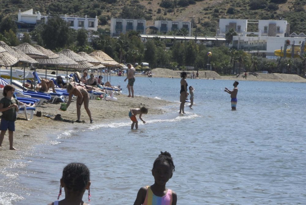 Bodrum Plajlarında Bayram Yoğunluğu