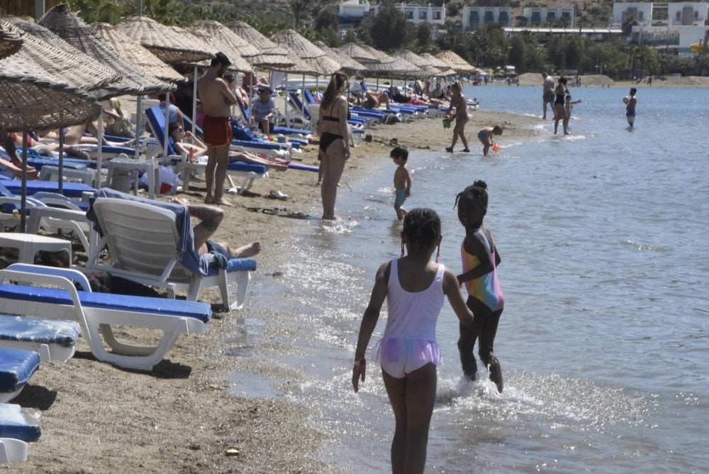 Bodrum Plajlarında Bayram Yoğunluğu