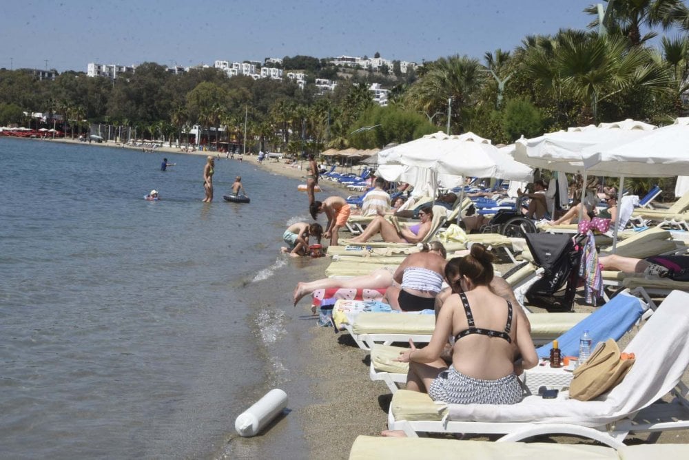 Bodrum Plajlarında Bayram Yoğunluğu