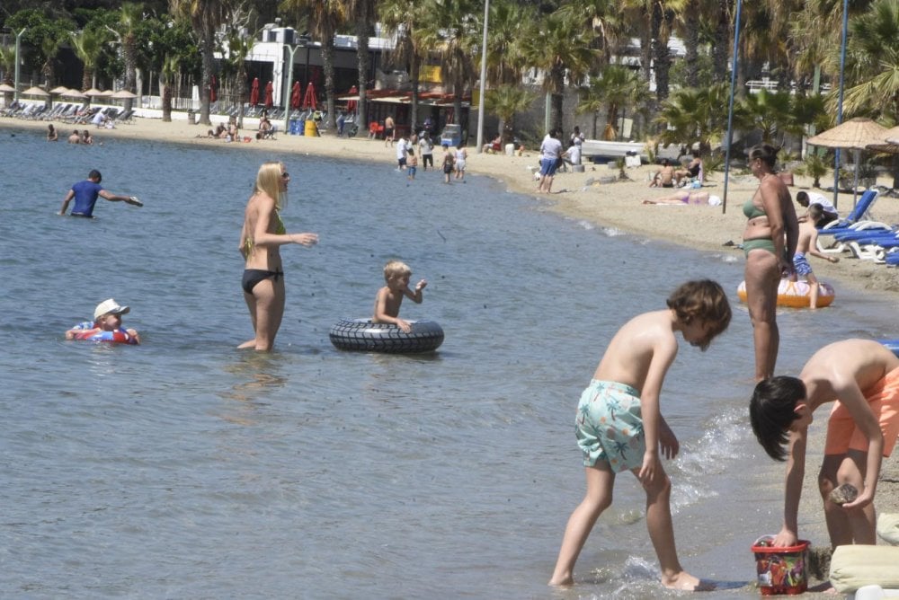 Bodrum Plajlarında Bayram Yoğunluğu