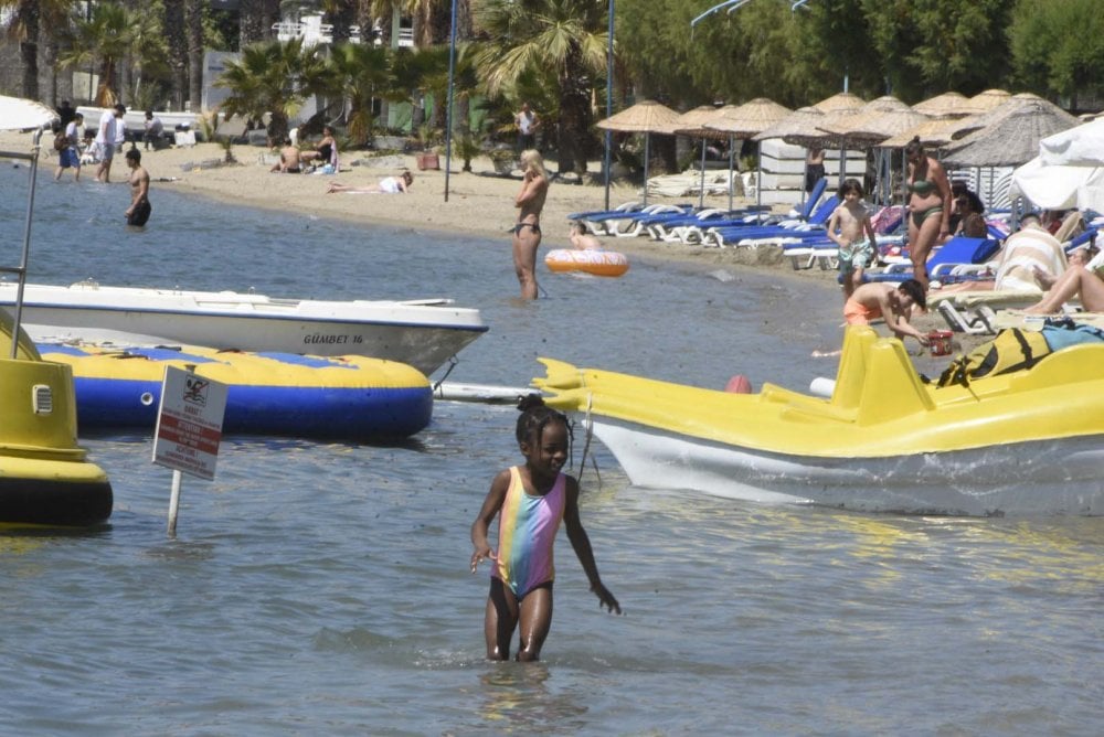 Bodrum Plajlarında Bayram Yoğunluğu