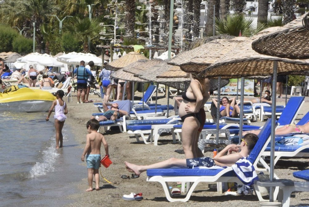 Bodrum Plajlarında Bayram Yoğunluğu