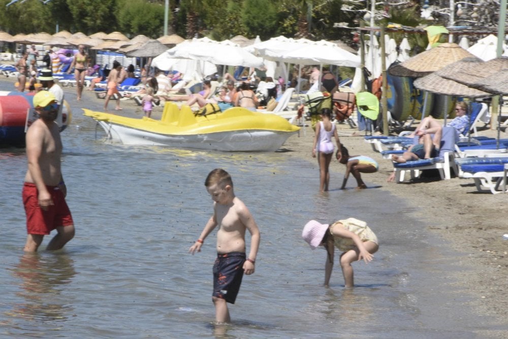 Bodrum Plajlarında Bayram Yoğunluğu