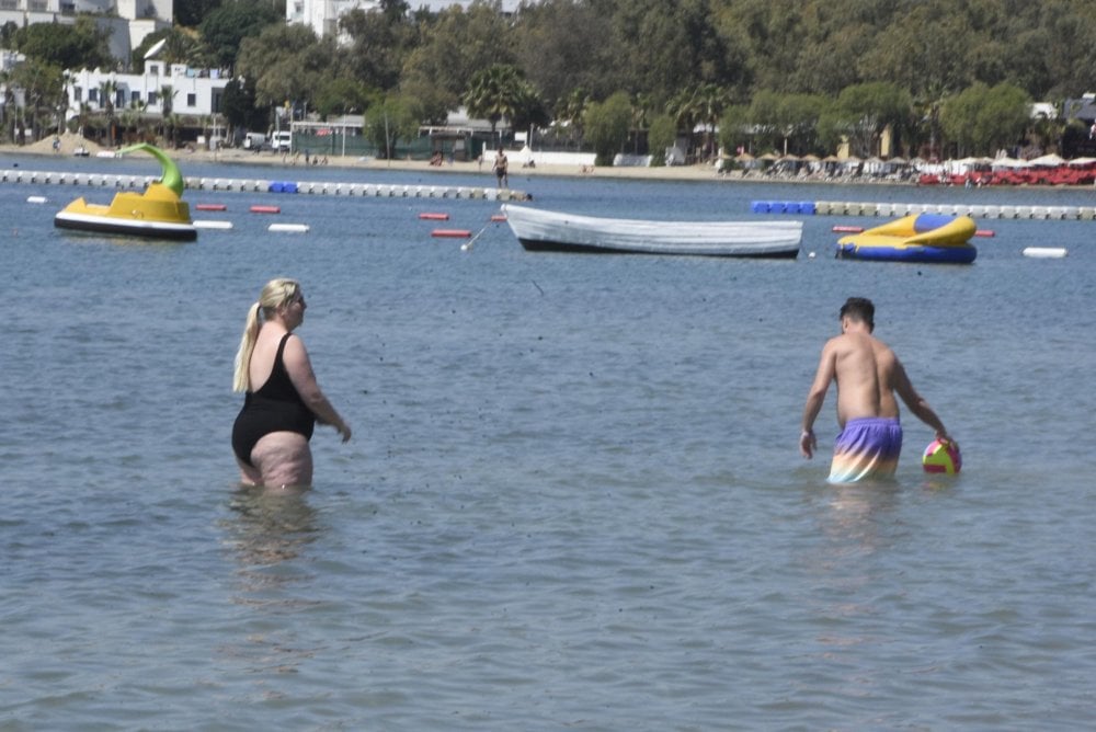 Bodrum Plajlarında Bayram Yoğunluğu