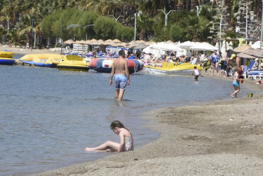 Bodrum Plajlarında Bayram Yoğunluğu