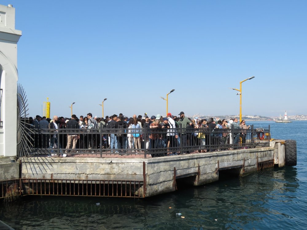İstanbul Boş Dediler Ama! Adalar İskelesi'nde Bayram Yoğunluğu