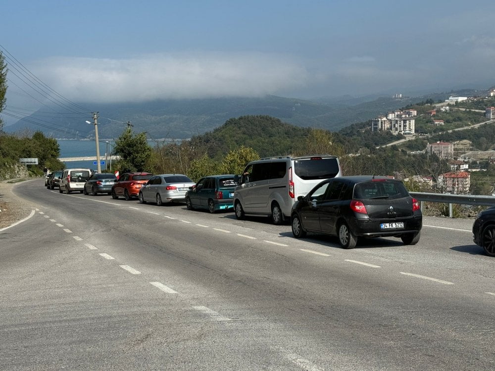 Amasra Doldu Taştı! 60 Binin Üstünde Araç Girdi