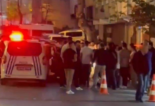 Gaziosmanpaşa'da Meydan Kavgası! Tekme Tokat Dövdüler