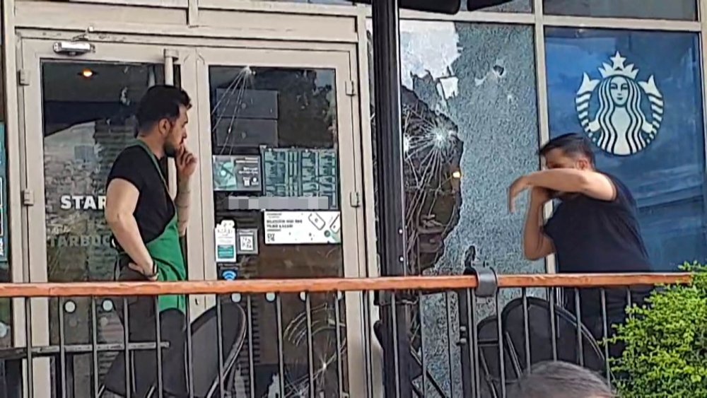 Starbucks Saldırısında 4 Gözaltı