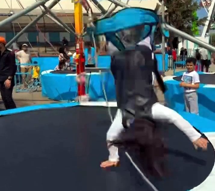 İstanbul'daki Lunaparkta Korku Dolu Anlar! Çocuğun Güvenlik Kemeri Bir Anda Açıldı