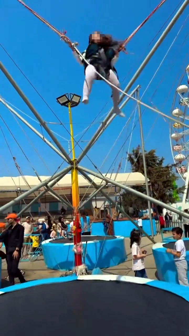 İstanbul'daki Lunaparkta Korku Dolu Anlar! Çocuğun Güvenlik Kemeri Bir Anda Açıldı