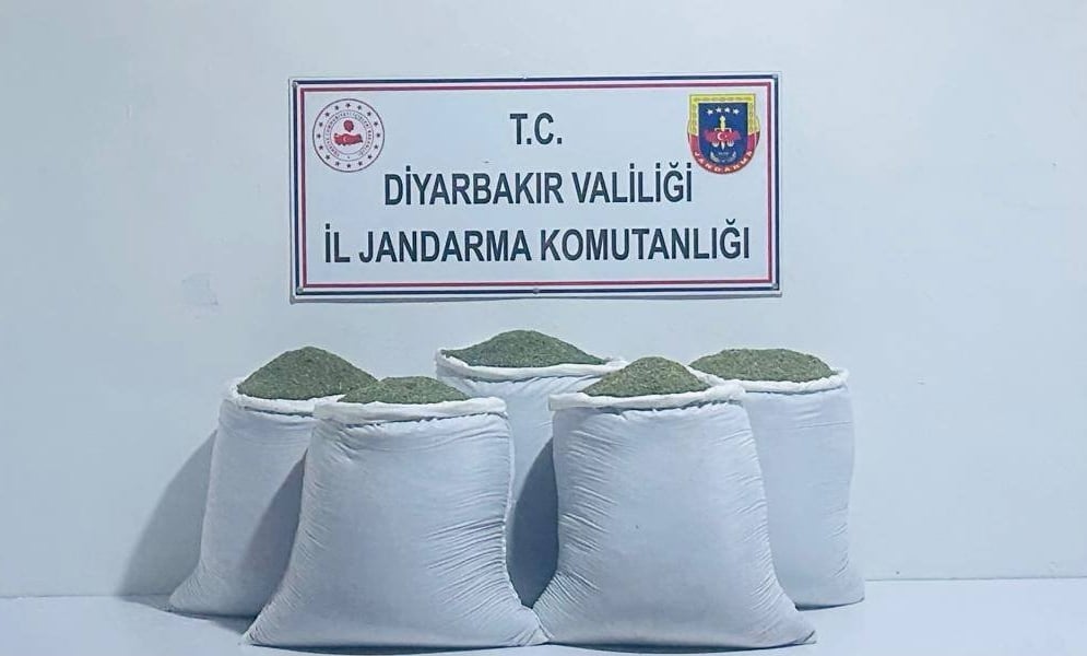 aa-20240508-34496060-34496059-diyarbakirda-230-kilogram-esrar-ele-gecirildi.jpg