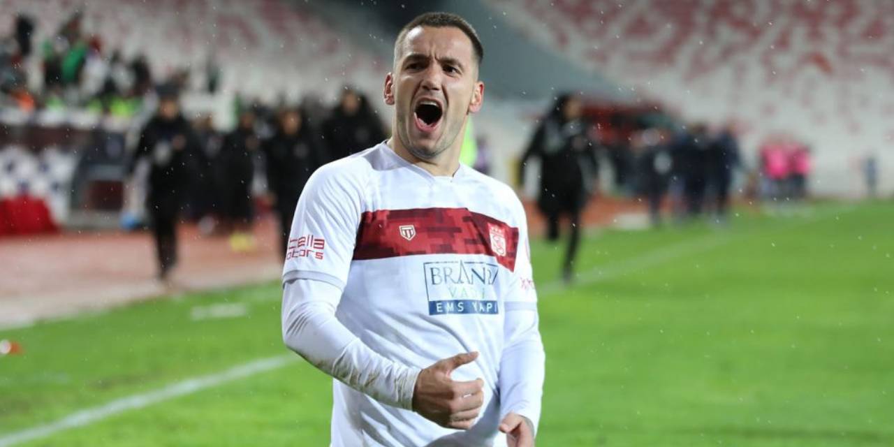 rey-manaj-sivasspor.jpg