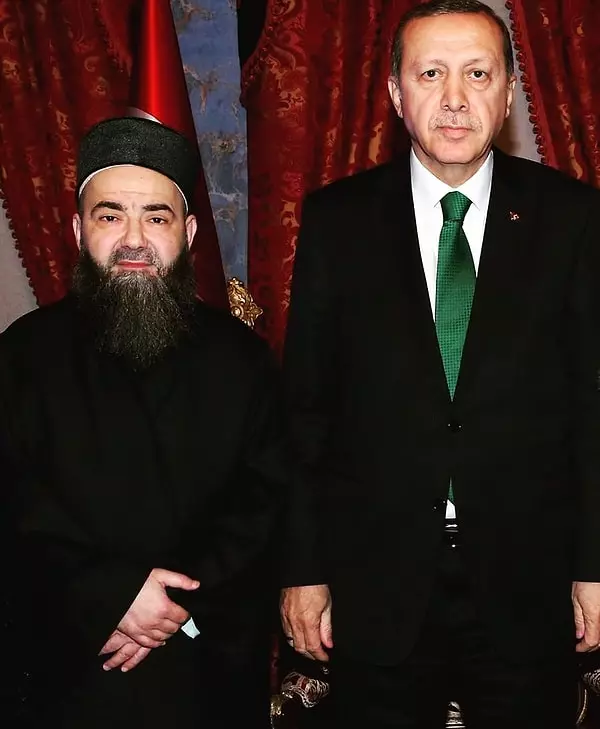 cubbeli-ahmet-akpyi-hedef-aldi-erdogani-elestirdi-2.webp