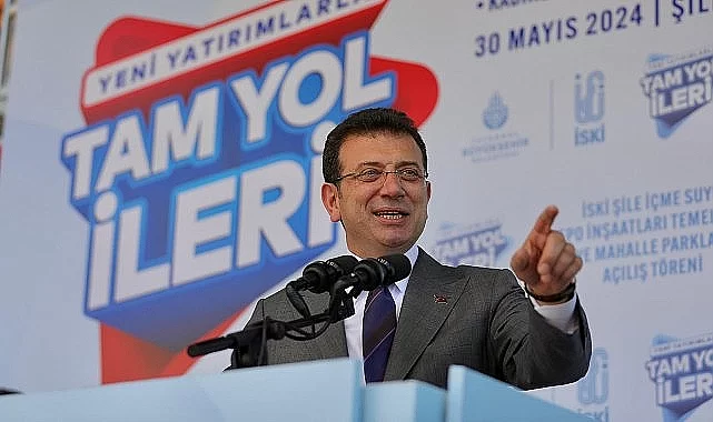 ekrem-imamoglu-sile-nin-14-koyunde-14-parki-hizmete-acarken-iski-eliyle-de-sile-icme-suyu-depo-insaatlarinin-temelini-atti.webp