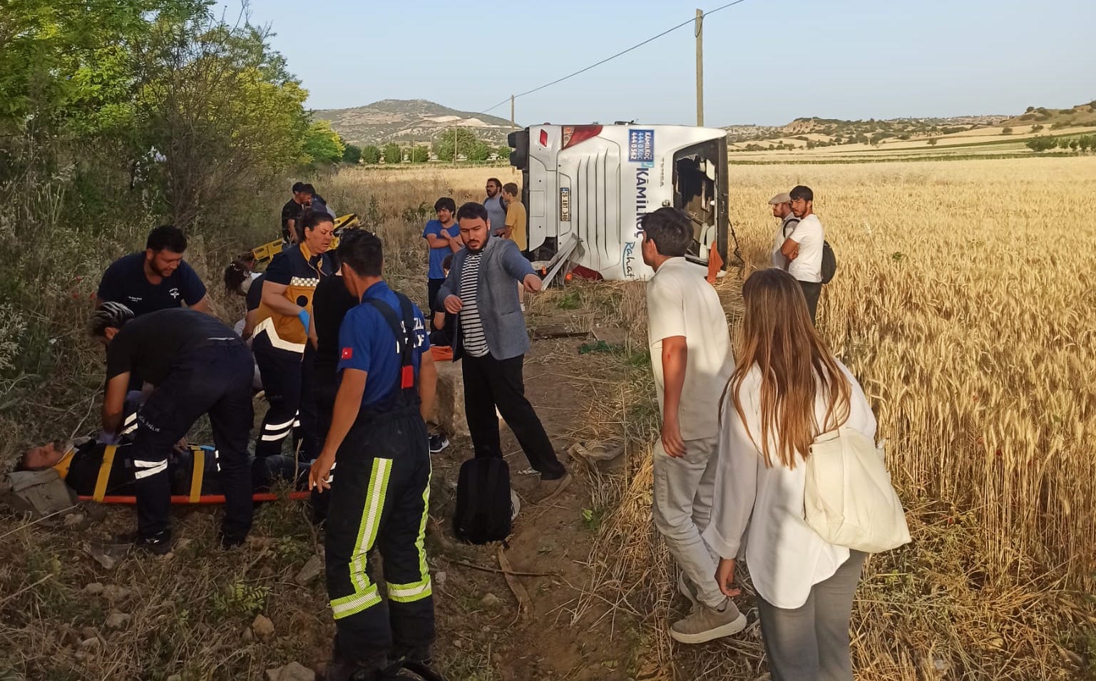 aa-20240614-34869151-34869149-denizlide-devrilen-yolcu-otobusundeki-27-kisi-yaralandi.jpg