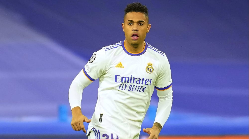 mariano-diaz-real-madrid-2021-22-1656154611-87465.jpg