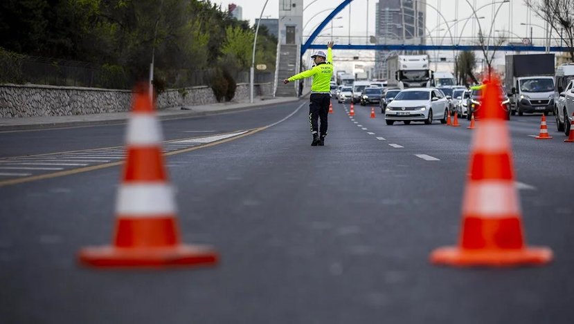 829x469-istanbul-trafige-kapali-yollar-1-mayis-2024-istanbul-1-mayista-trafige-kapali-yollar-alternatif-guzergahlar-ha-1714504828941.jpeg