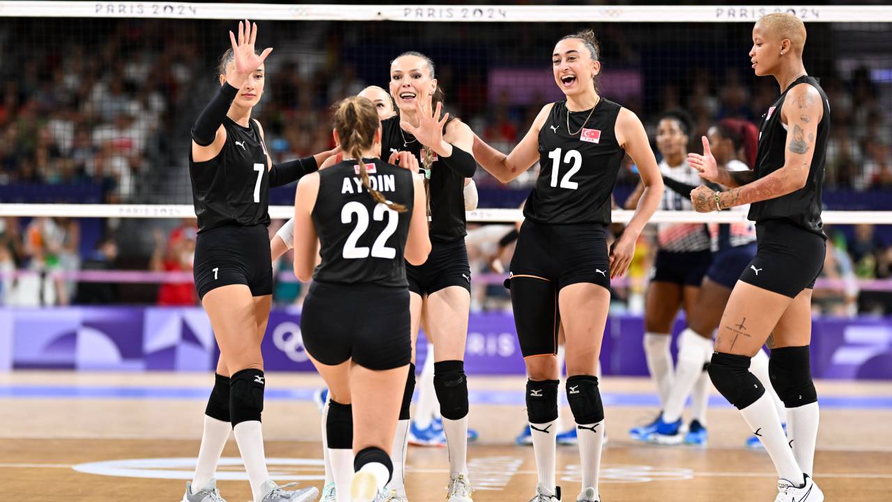 a-milli-kadin-voleybol-takimi-1.jpg