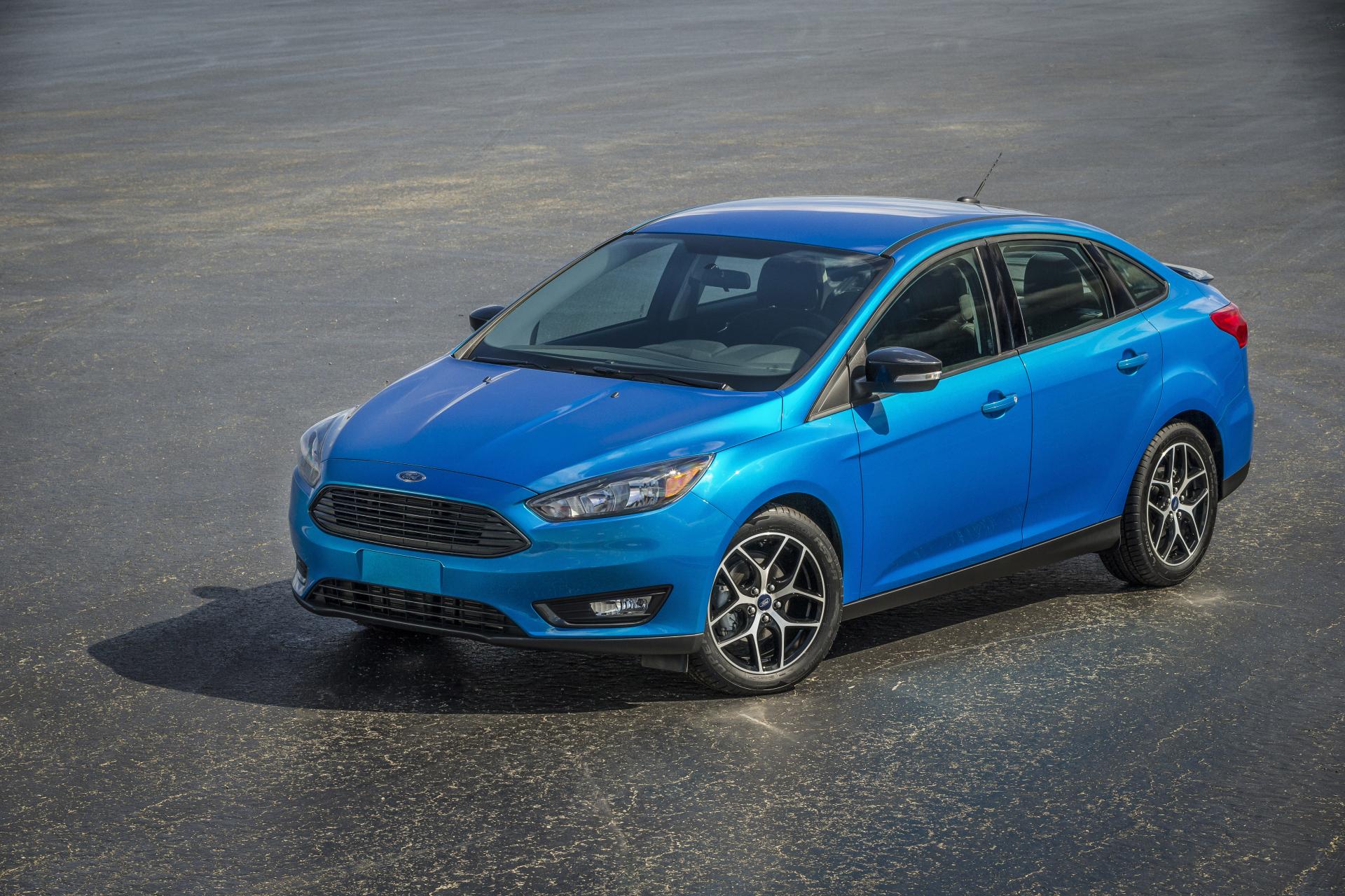 2015-ford-focus-sedan-photo-020.jpg