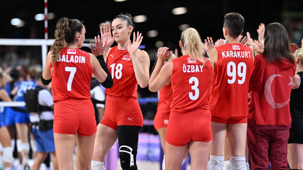 a-milli-kadin-voleybol-takimi-3.jpg