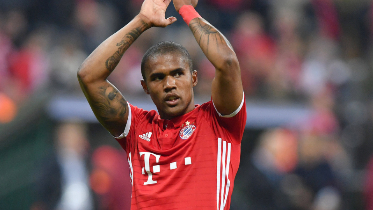 douglas-costa.jpg