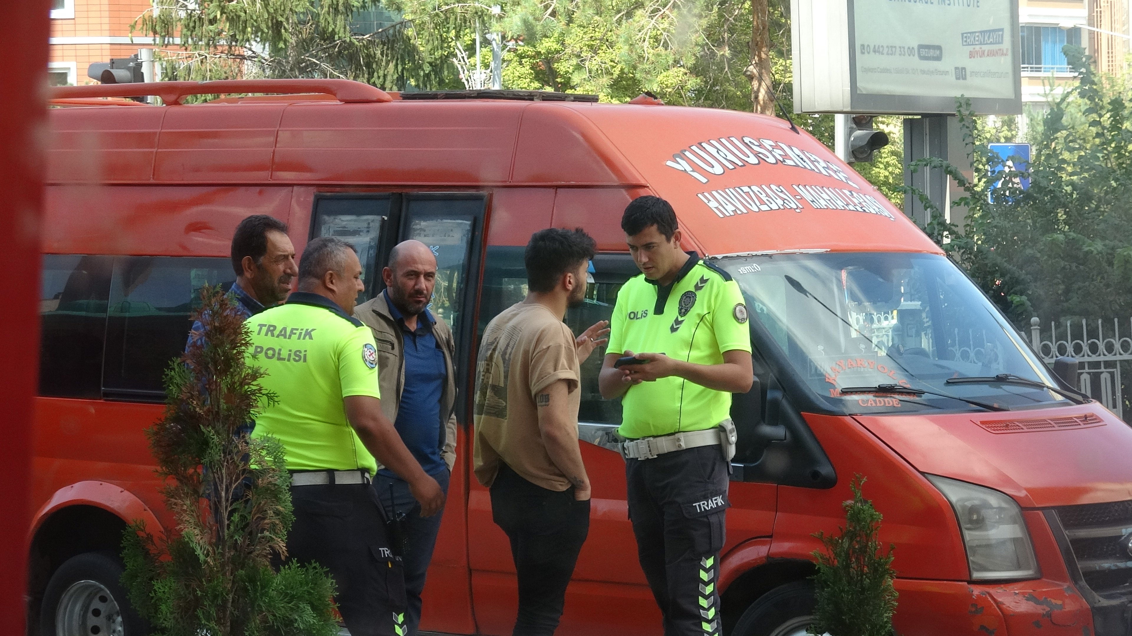 trafik-canavari-minibus-soforu-yine-yollarda-3.jpg