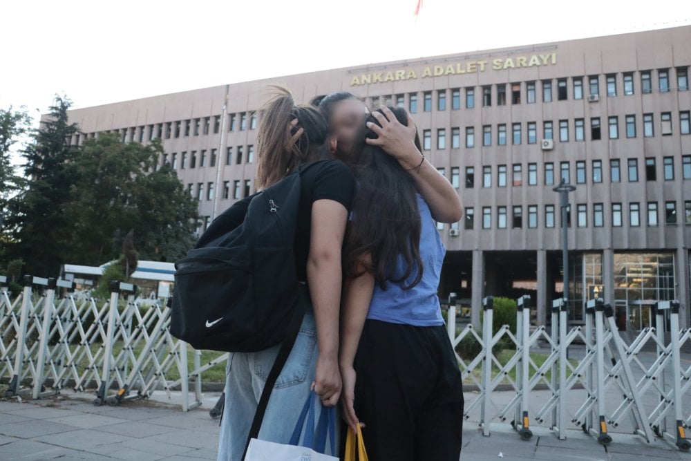 Ankara'da bir kadın kendisini 7 yerinden bıçaklayan eski eşine çocuklarına göstermediği için cezaevine girdi