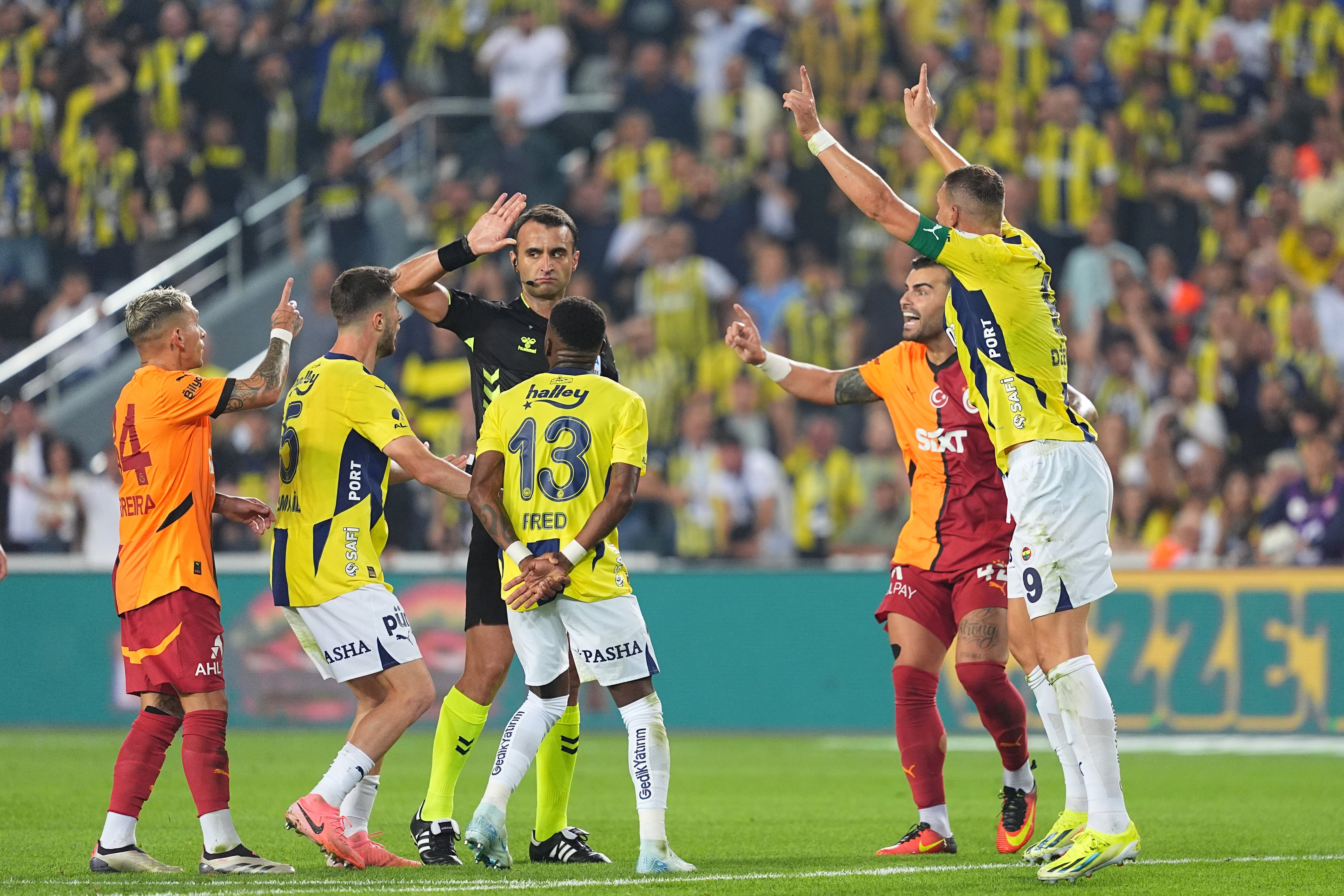 aa-20240921-35701457-35701456-fenerbahce-galatasaray.jpg