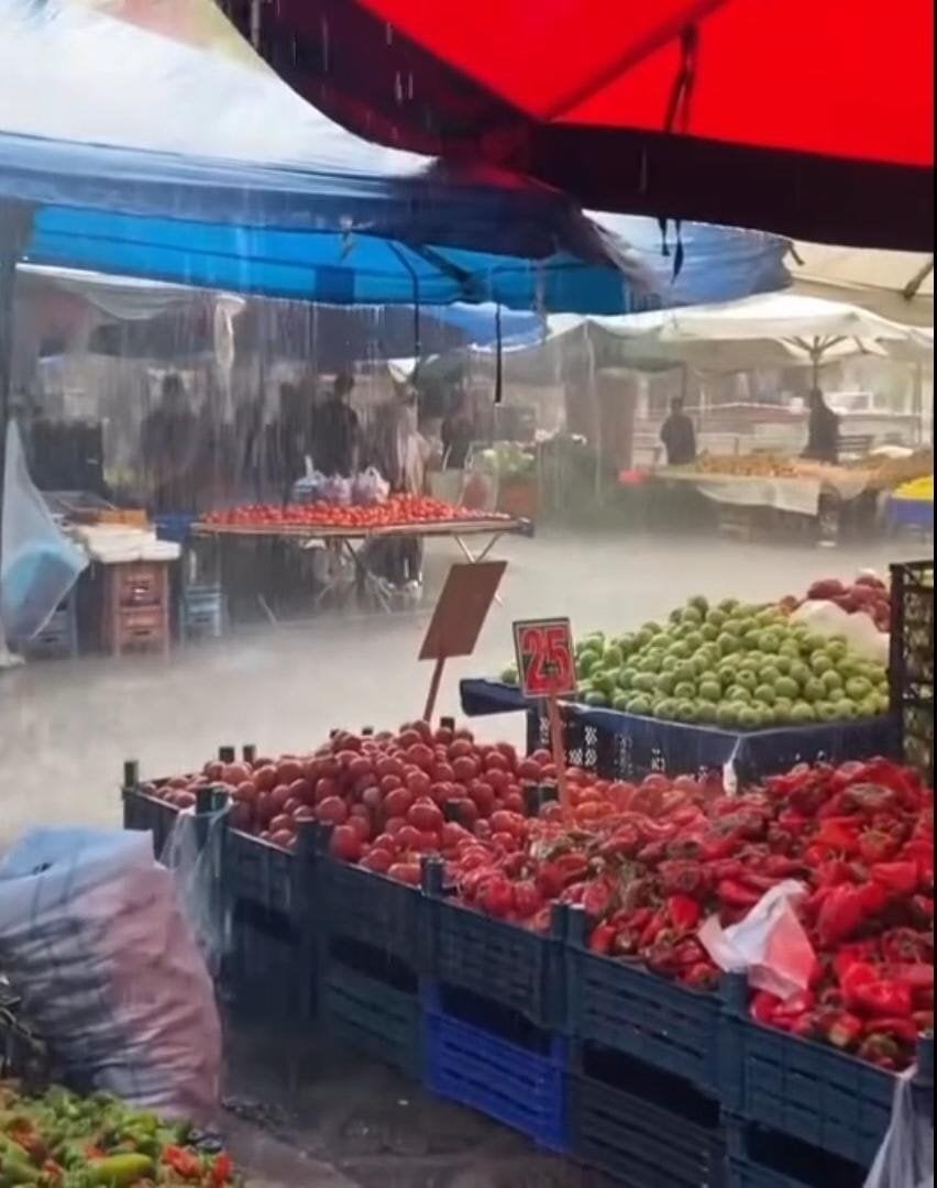 Diyarbakır’da cadde ve sokaklar göle döndü