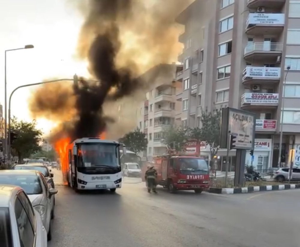 İşçi servisi alev alev yandı