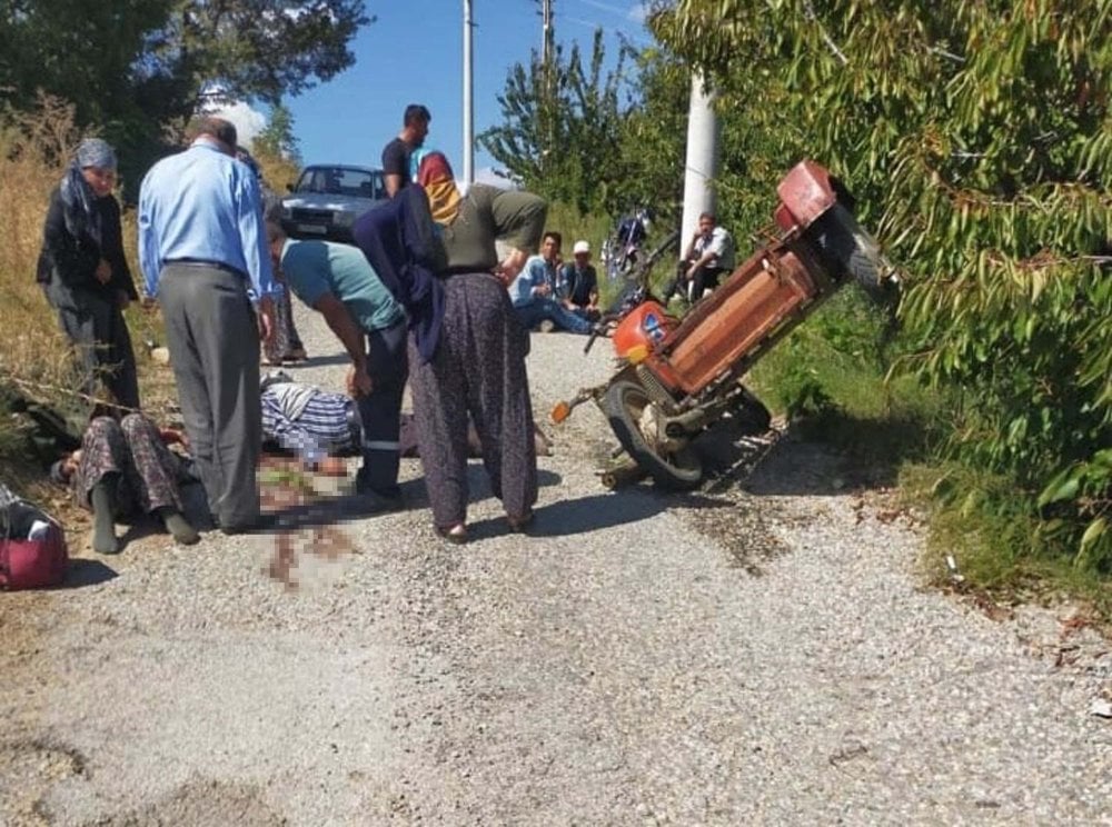 Motosiklet şarampole devrildi: 1 ölü, 2 yaralı