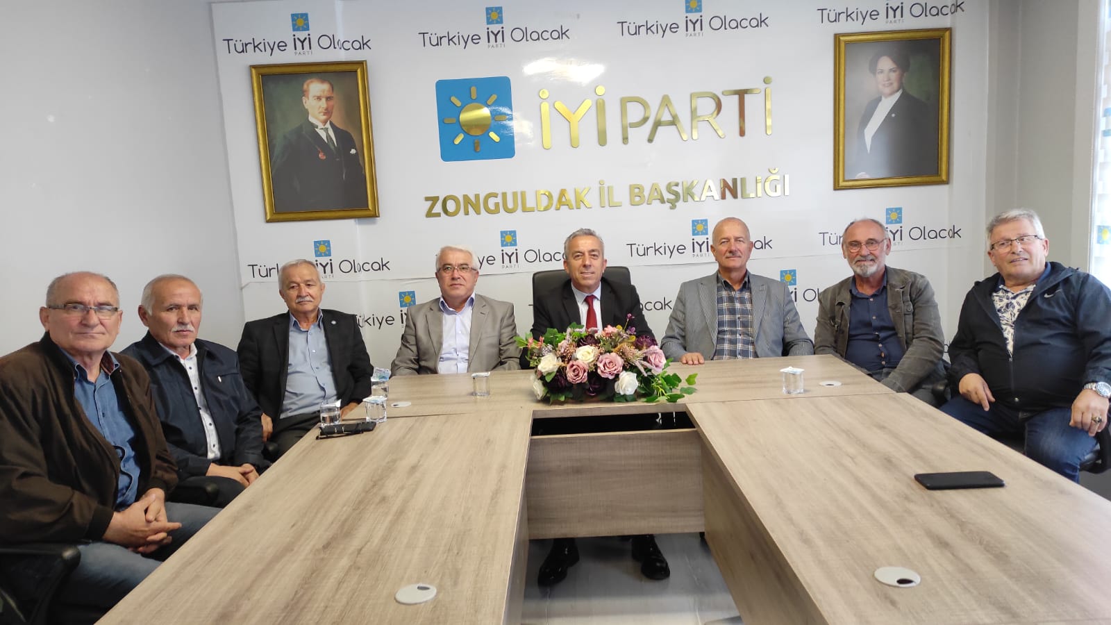 iyi-parti-zonguldak-il-baskani-ve-yoneti-403835-112131.jpg