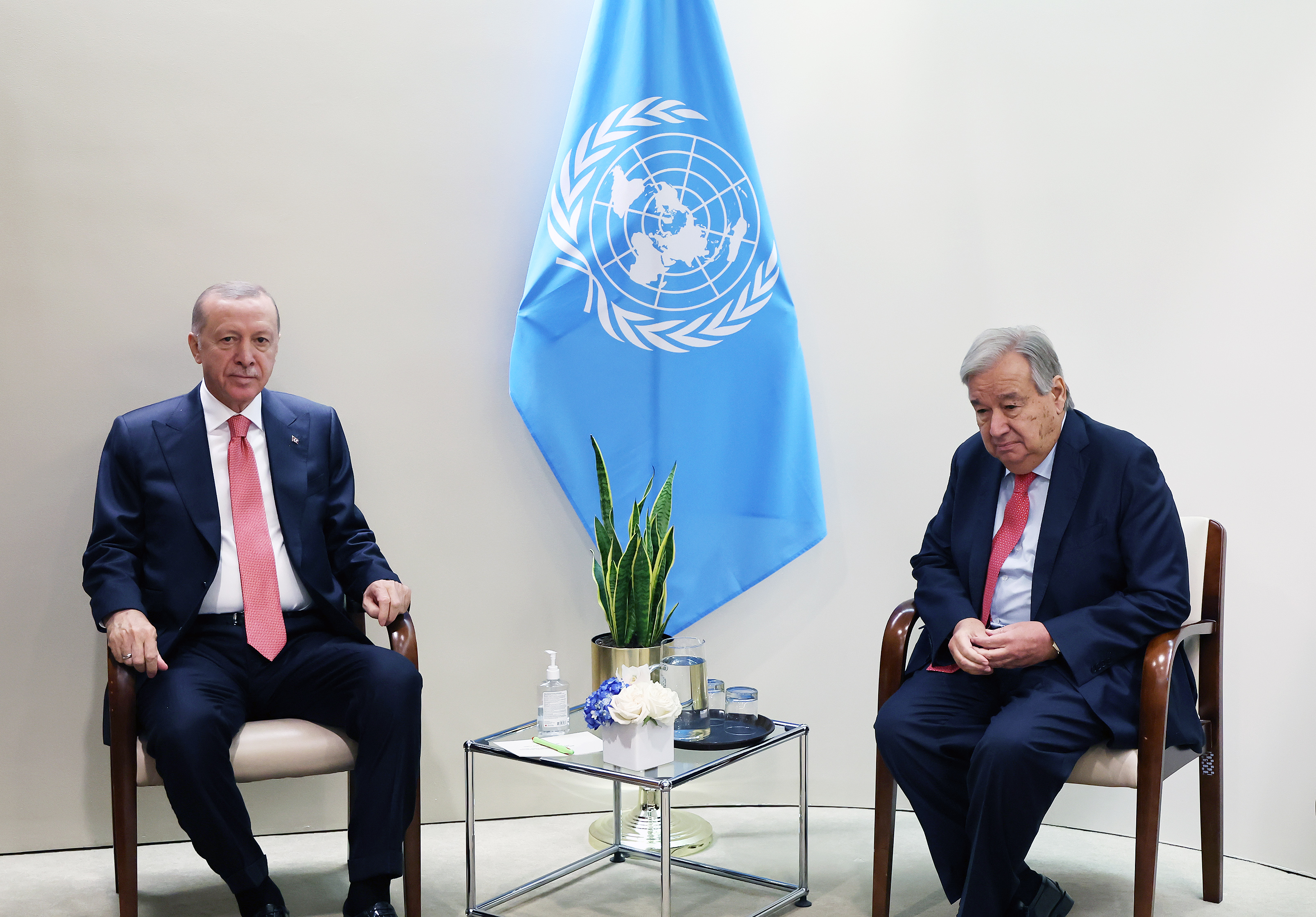 cumhurbaskani-erdogan-guterres-ile-goru-405765-112682.jpg