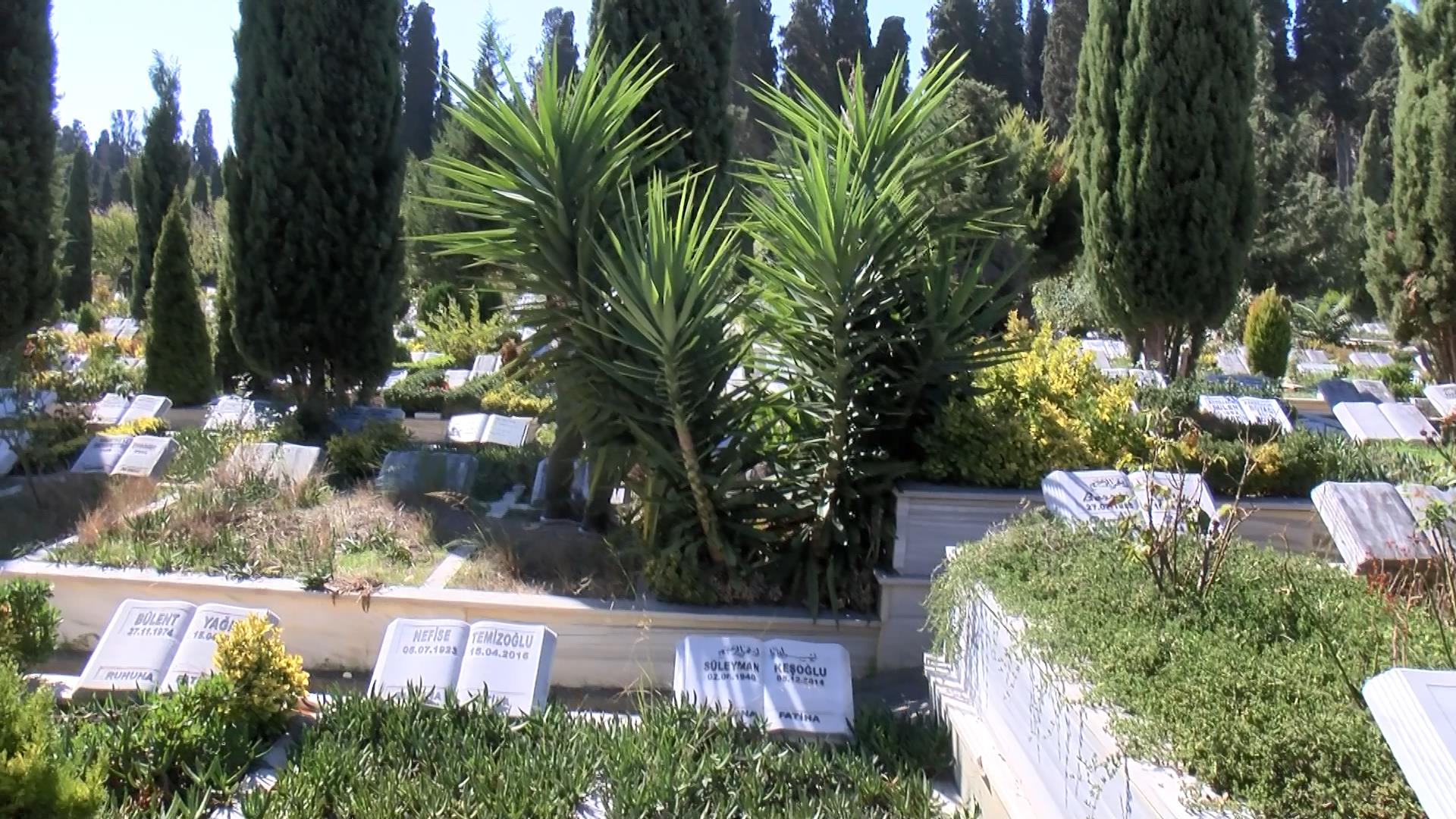 istanbul-cem-garipoglunun-mezari-acil-408718-113484.jpg