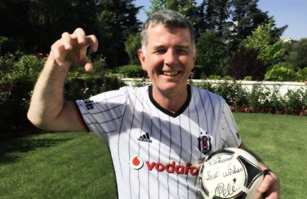 richardmoore-mi6-besiktas1.webp