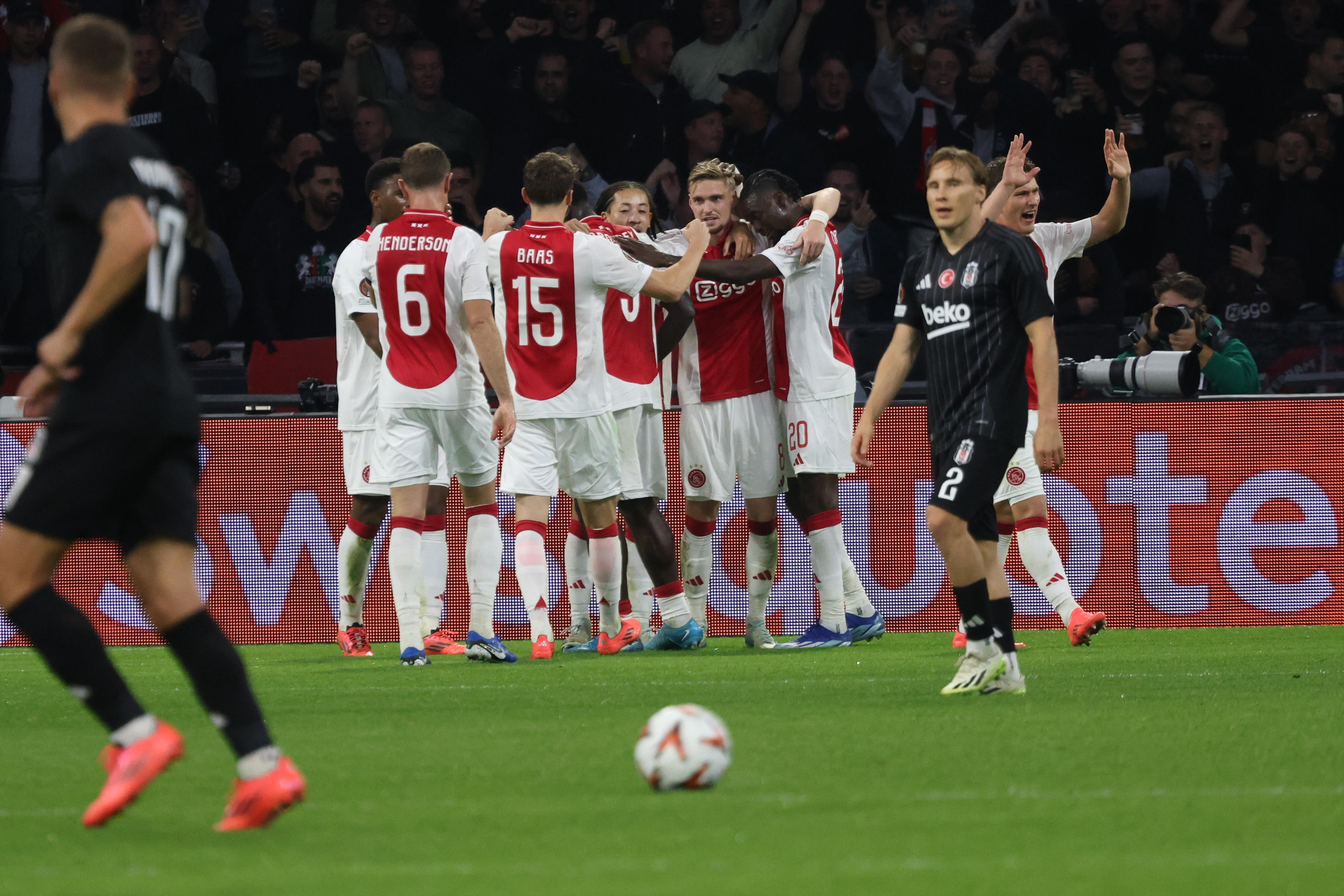 aa-20240926-35747542-35747540-ajax-besiktas.jpg