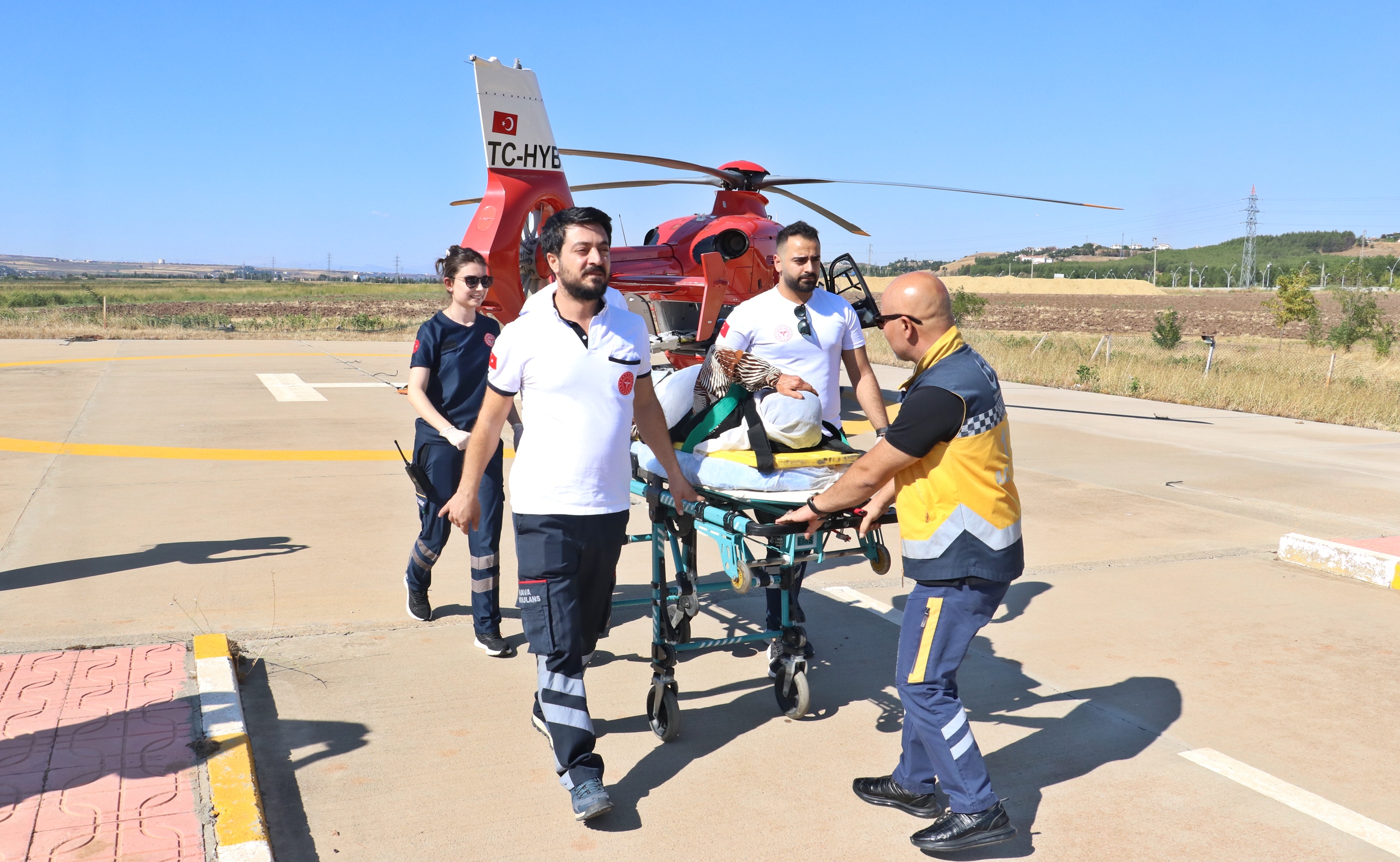 basina-demir-dusen-yarali-ambulans-heli-410463-114065.jpg