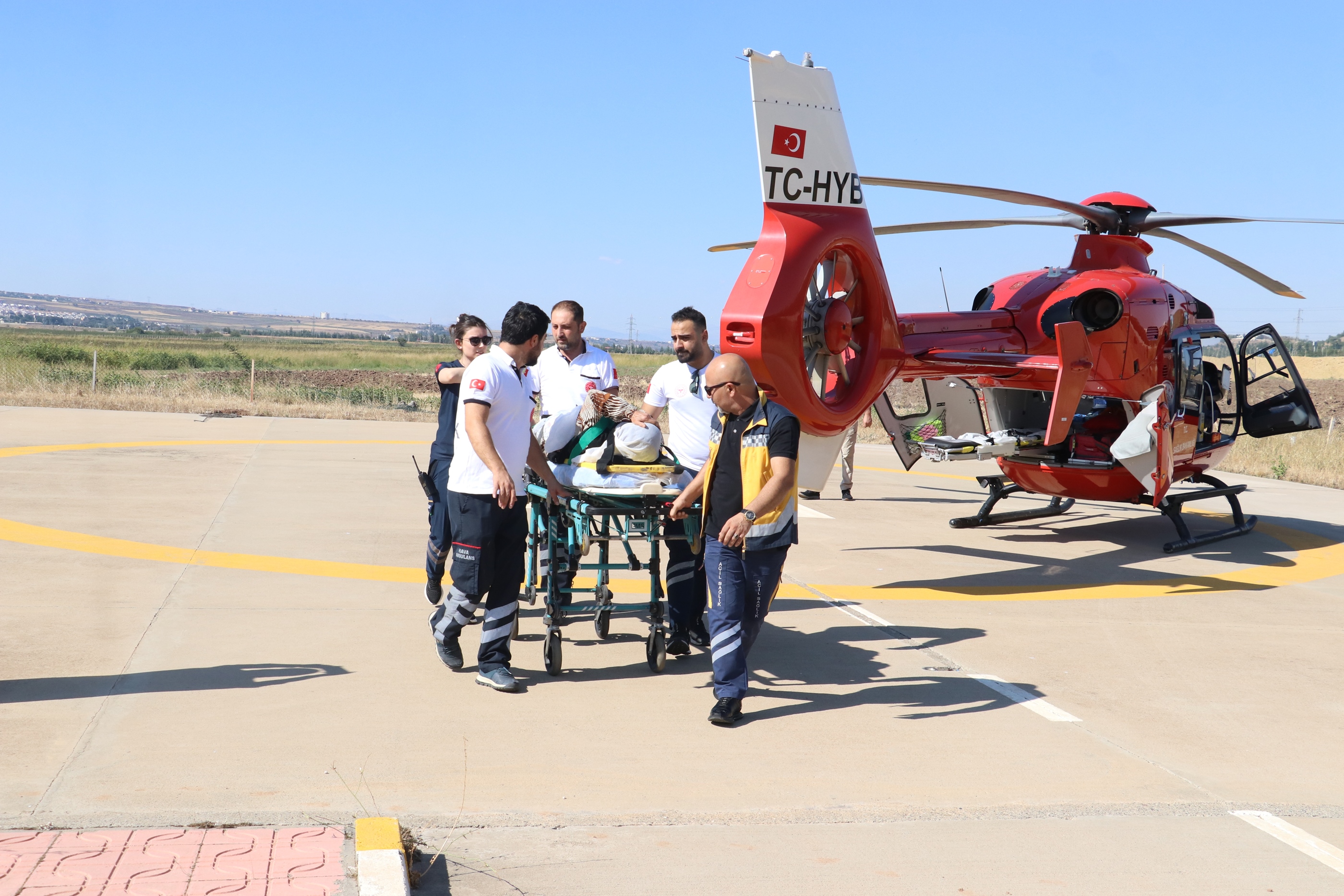 basina-demir-dusen-yarali-ambulans-heli-410464-114065.jpg