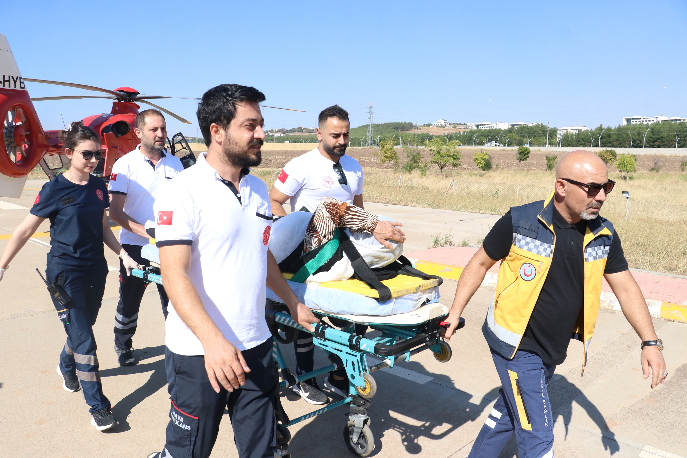 basina-demir-dusen-yarali-ambulans-heli-410468-114065.jpg