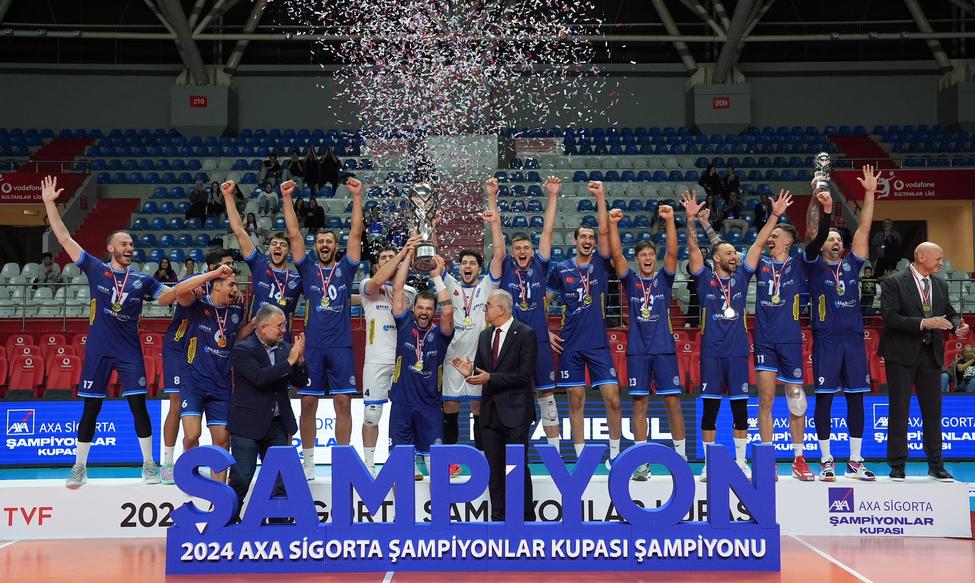 aa-20241001-35789990-35789982-arkas-spor-2024-erkekler-axa-sigorta-sampiyonlar-kupasini-kaldirdi.jpg