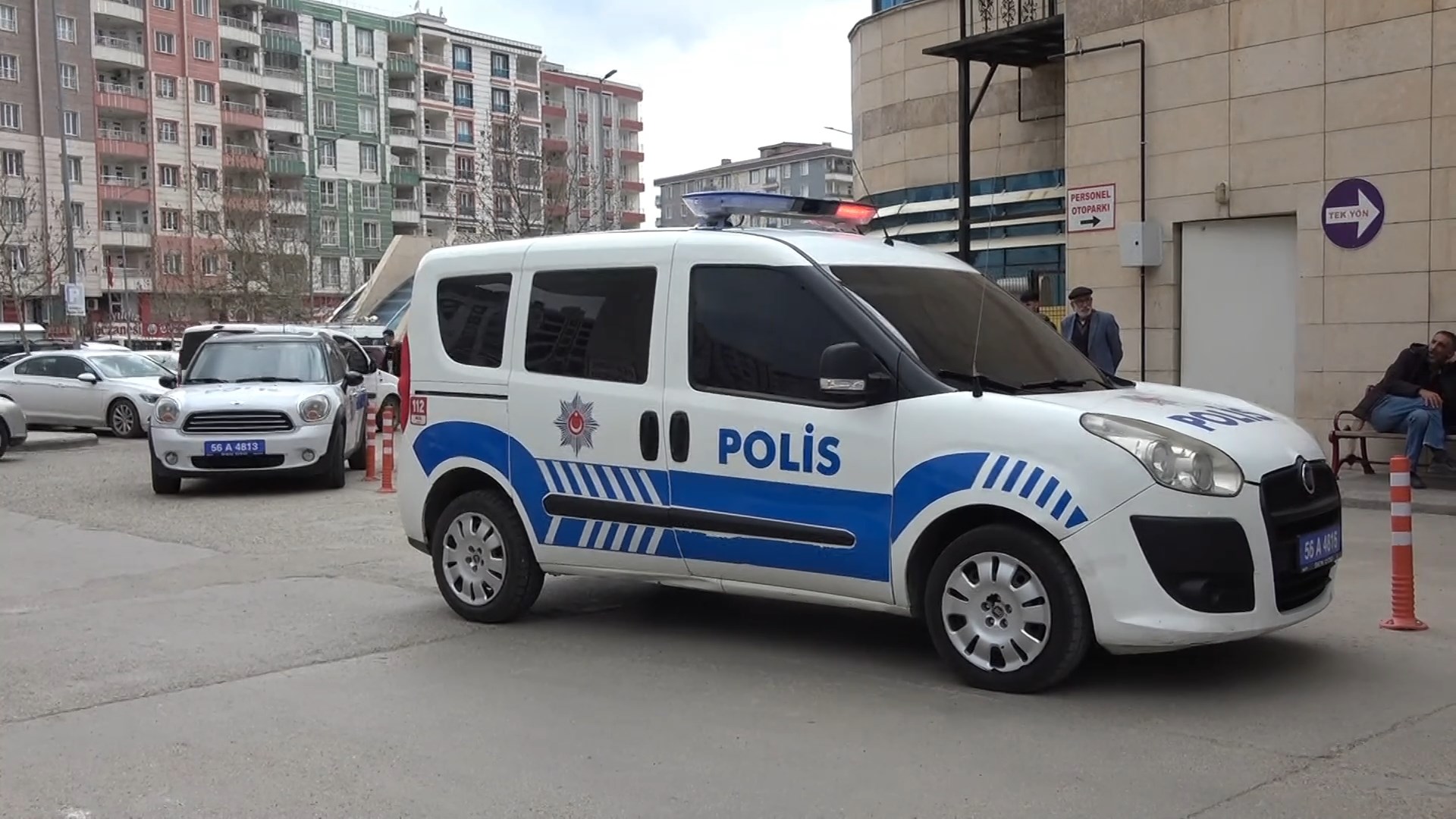 siirtte-emekli-polis-otomobilinde-olu-352623-97315.jpg