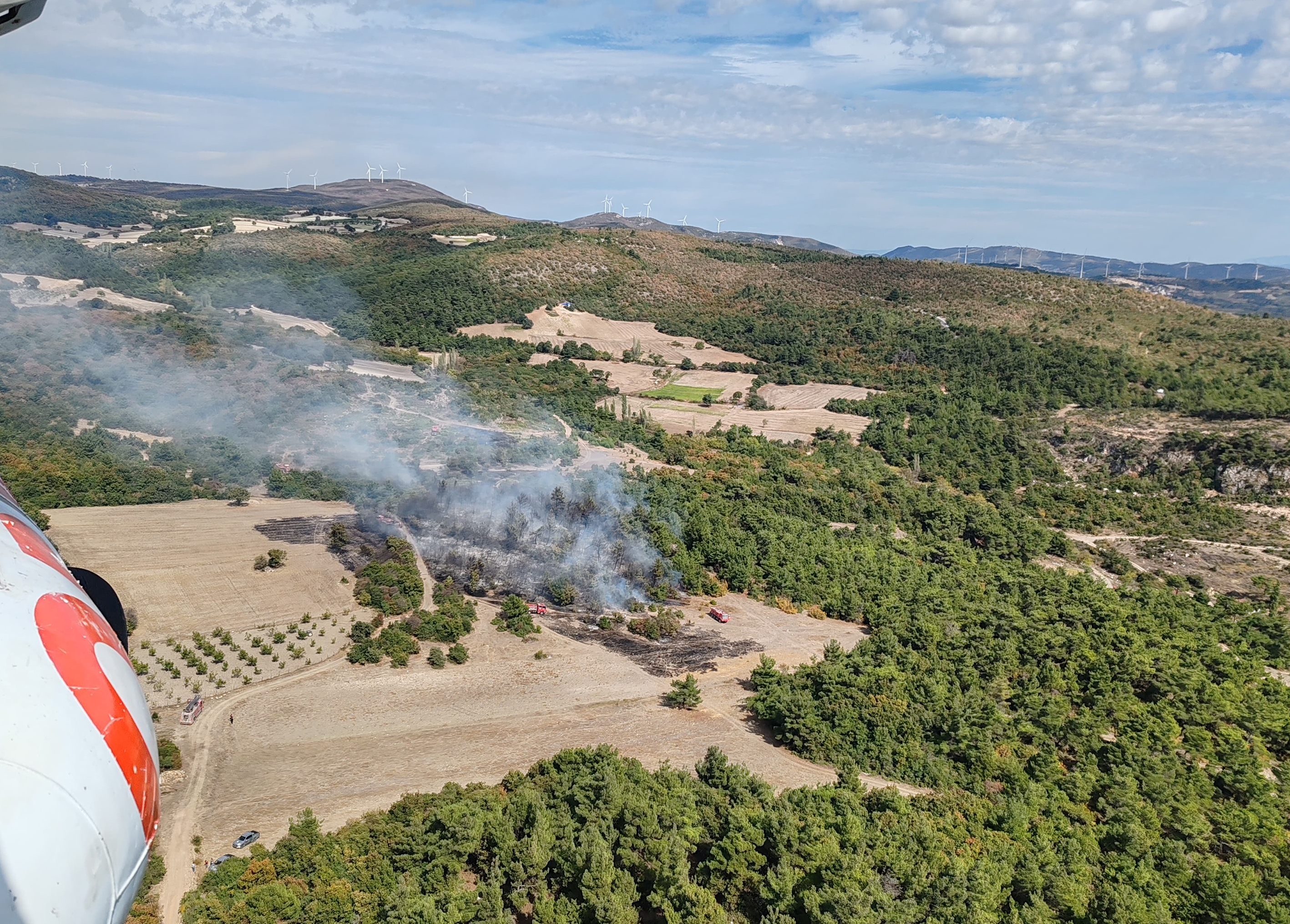 aa-20241010-35874729-35874728-manisa-kirkagacta-tarlada-baslayan-yangin-ormana-sicradi.jpg