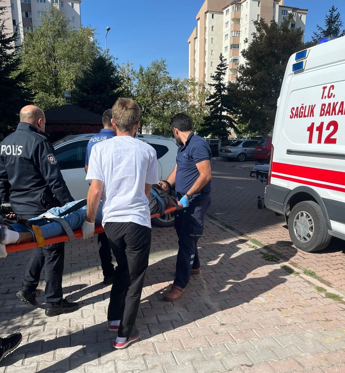 kayseri-polisi-gorunce-balkondan-atlayan-362676-100158.jpg