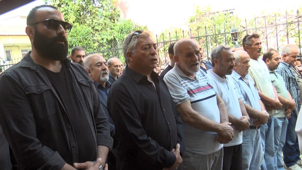 Ölmemiş adamın fişini çektiler yetmedi eksi 40 derece dolaba koydular. Sonra çıkartıp yıkadılar