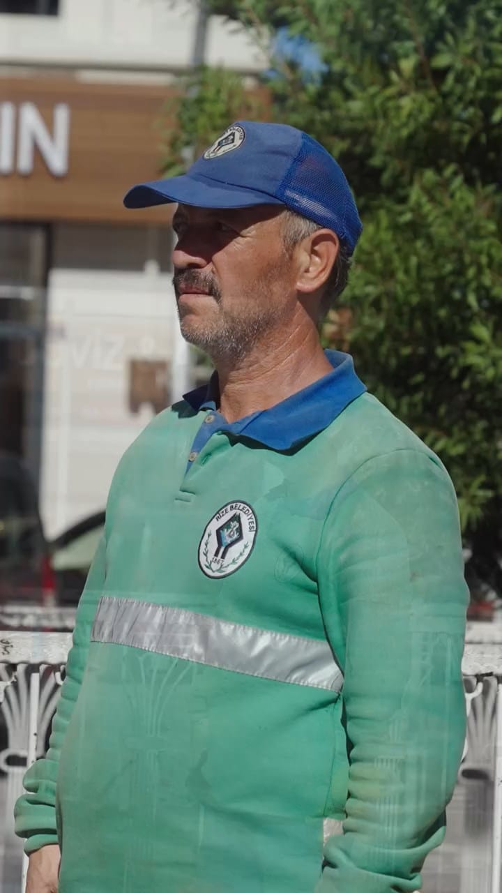 rizede-temizlik-personeline-dev-ekranda-362384-99923.jpg