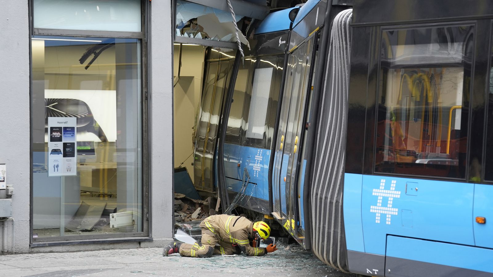 skynews-oslo-norway-tram-crash-6731859.jpg