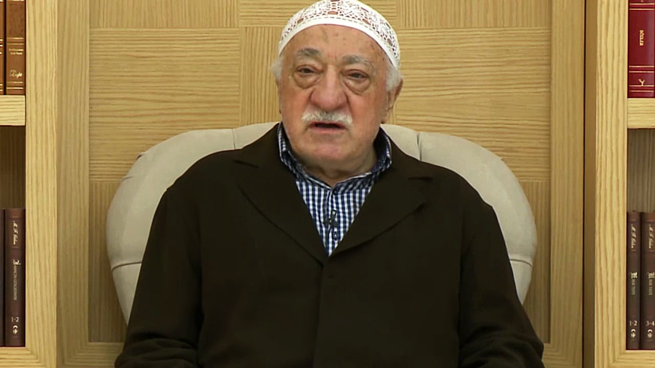 feto-elebasi-fetullah-gulen-oldu-ewpi.jpg